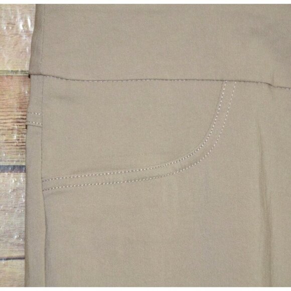 Ruby Rd. Khaki Tan Ladies 20W Stretch Capri Pants Classic Slimming Waist - Picture 3 of 9